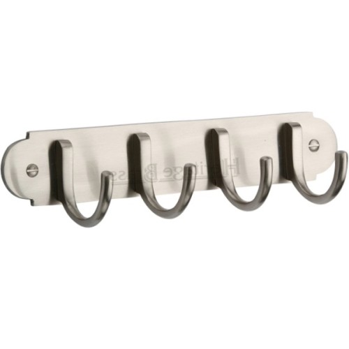 TRADITION SINGLE ROBE HOOK RACK ON SHAPED PLATE (4 HOOKS)